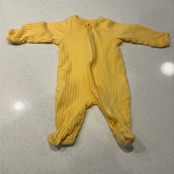 14 PIECE Newborn Bundle, Various Brands - Picture 12 of 13